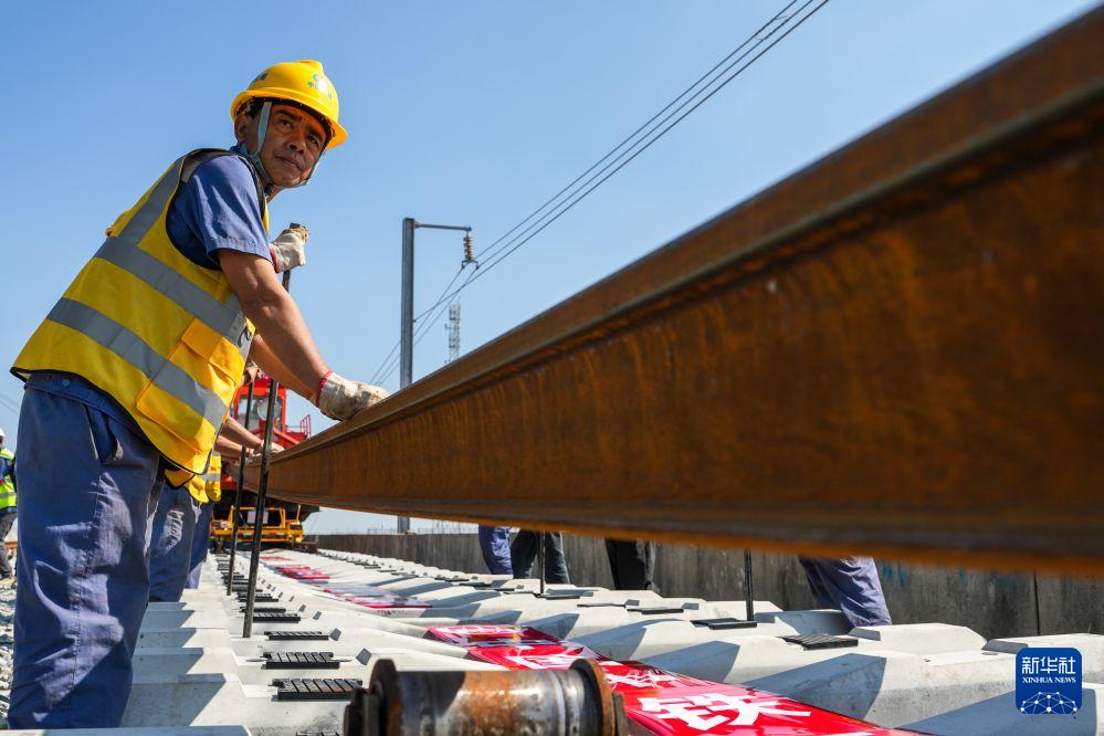 2026年上半年全国铁路旅客发送量突破23.48亿人次